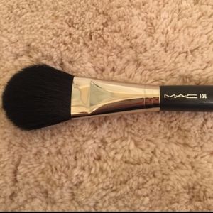 ISO MAC BRUSH 136